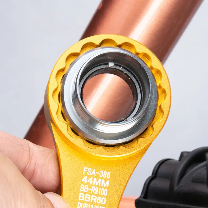 Многофункциональный ключ 6-в-1 – обзор и цена Bottom Bracket Press